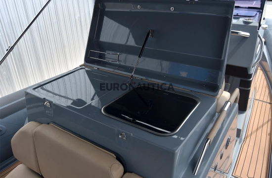 Brig Eagle 10 usado à venda