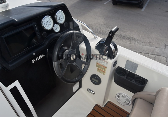 Quicksilver 455 Cabin usado à venda