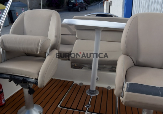 Quicksilver 455 Cabin usado à venda