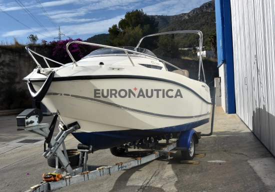 Quicksilver 455 Cabin usado à venda