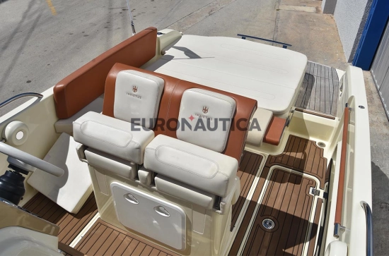 Invictus Yacht Cx250 usata in vendita