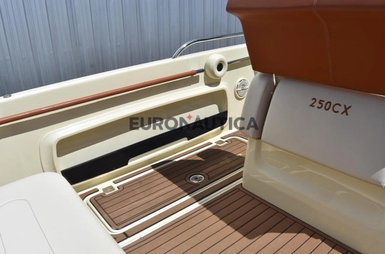 Invictus Yacht Cx250 usata in vendita