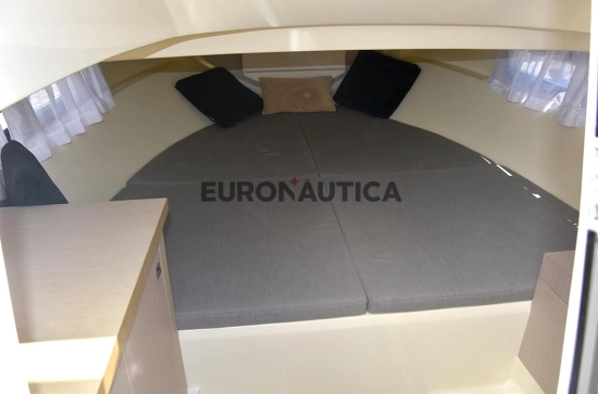 Invictus Yacht Cx250 usata in vendita