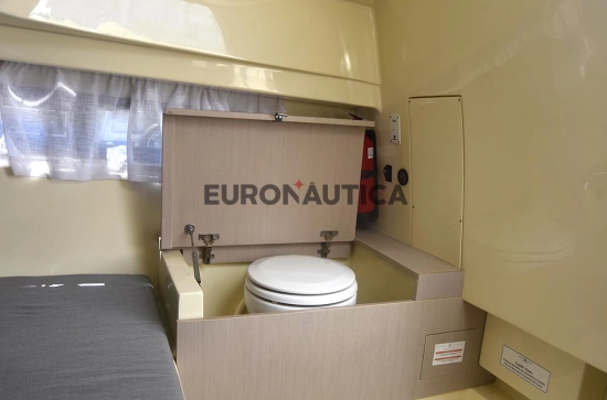 Invictus Yacht Cx250 usata in vendita