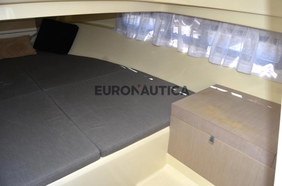 Invictus Yacht Cx250 usata in vendita
