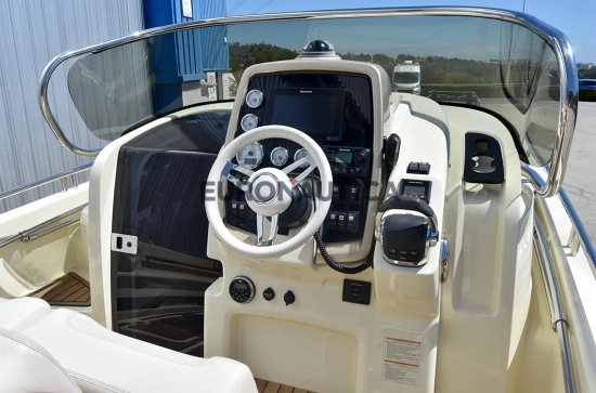 Invictus Yacht Cx250 usata in vendita