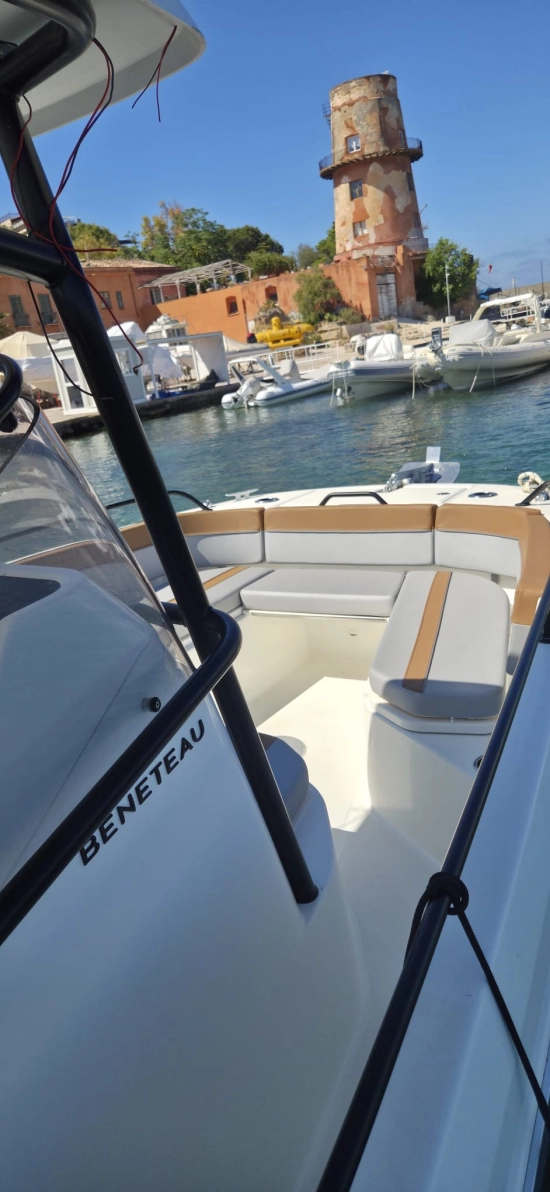 Beneteau Flyer 8 SPACEdeck novos à venda
