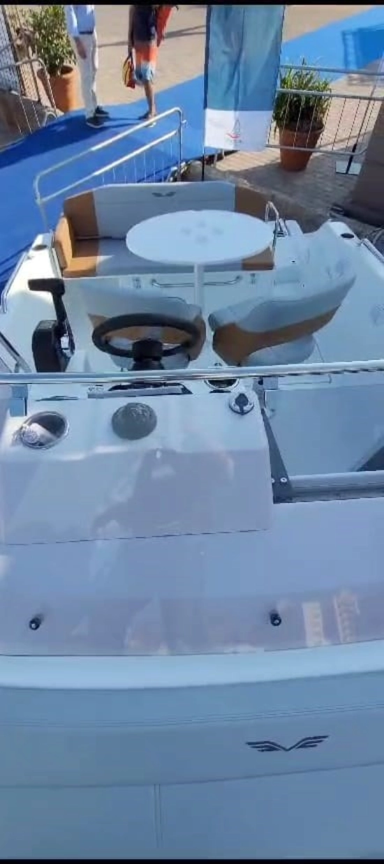 Beneteau Flyer 6 SUN deck nuevo en venta