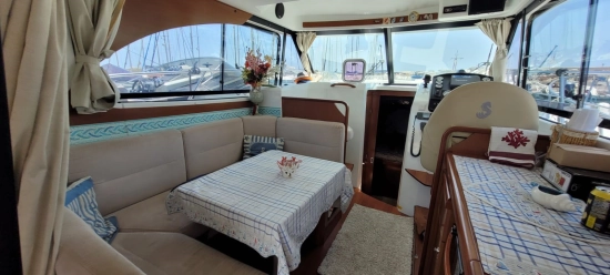 Beneteau Antares 30 FLY usado à venda