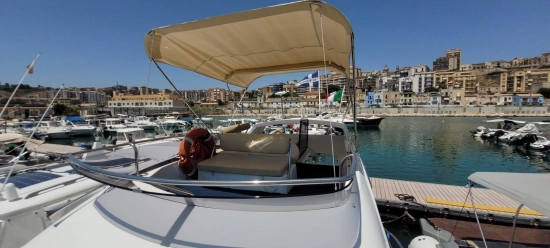 Beneteau Antares 30 FLY usado à venda