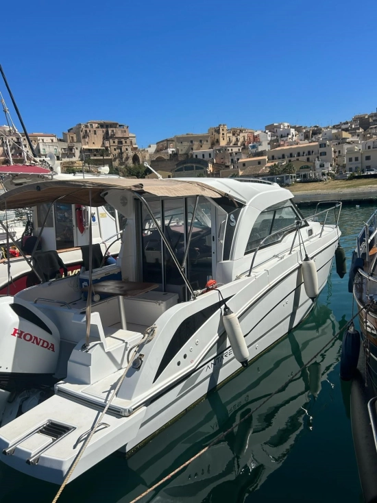 Beneteau Antares 8 de segunda mano en venta