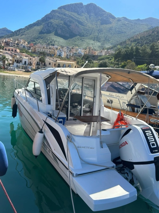 Beneteau Antares 8 de segunda mano en venta