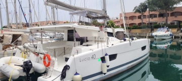 Fountaine Pajot Lucia 40 usado à venda