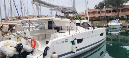 Fountaine Pajot Lucia 40 usado à venda