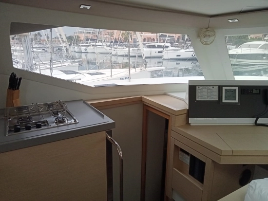 Fountaine Pajot Lucia 40 usado à venda