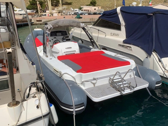 Doviboat Supremus 33 usata in vendita