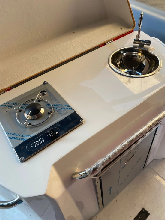 Doviboat Supremus 33 usata in vendita