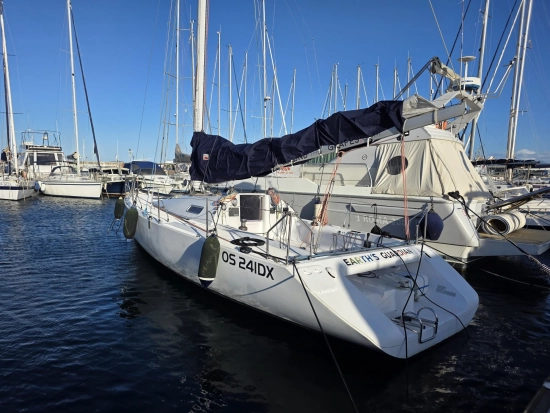 Maxi Dolphin Giro 34’ One Design usata in vendita