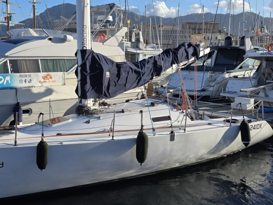 Maxi Dolphin Giro 34’ One Design usata in vendita