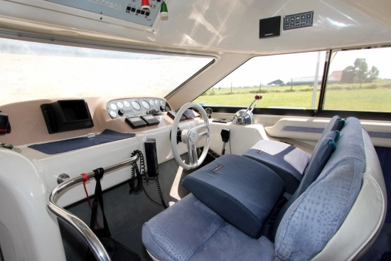 Sealine 350 Flybridge usata in vendita