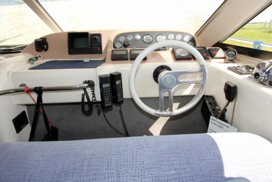 Sealine 350 Flybridge usata in vendita