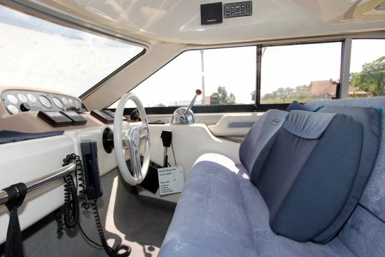 Sealine 350 Flybridge usata in vendita