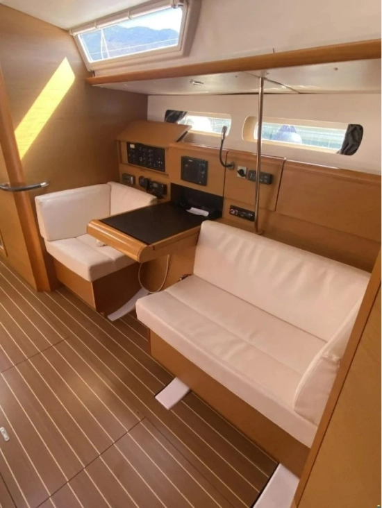 Jeanneau Sun Odyssey 439 usado à venda