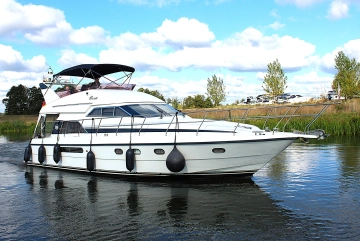 Neptunus 141 Sedan Fly usado à venda