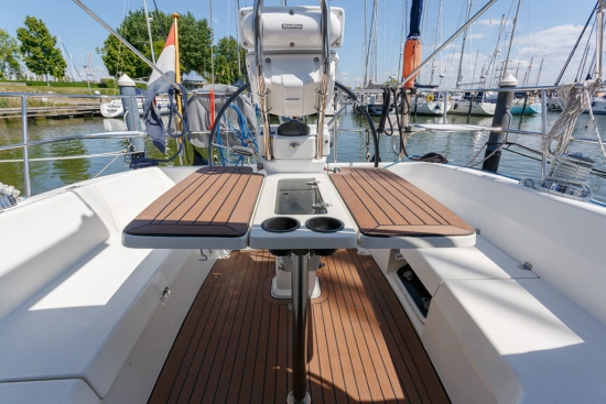 Catalina Yachts 375 usata in vendita