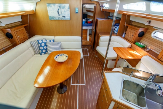 Catalina Yachts 375 usata in vendita