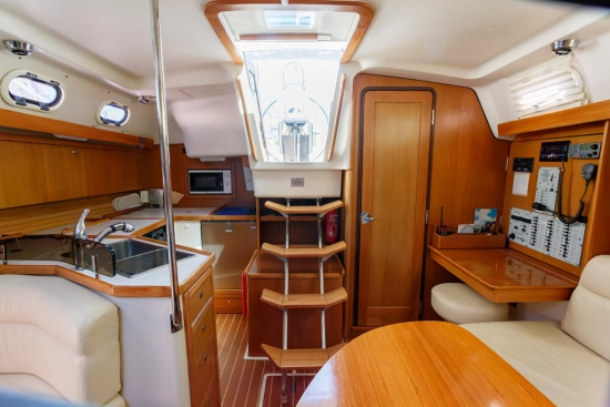 Catalina Yachts 375 usata in vendita
