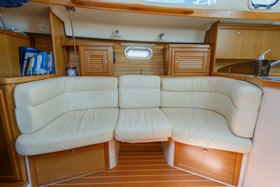 Catalina Yachts 375 usata in vendita