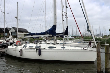 Beneteau 38S5 usado à venda