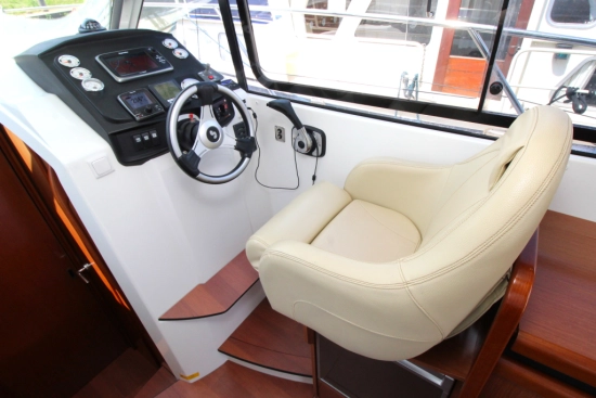 Beneteau Antares 30 Fly usado à venda