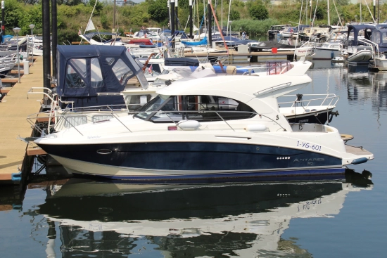 Beneteau Antares 30 Fly usado à venda