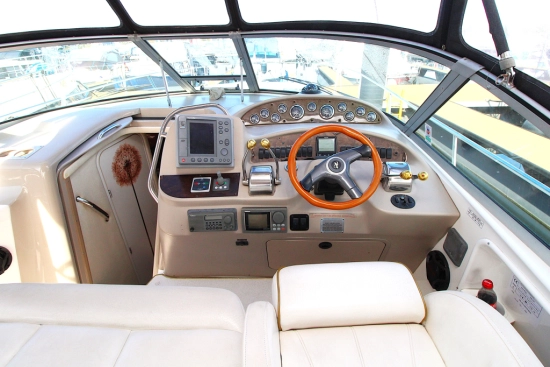 Sea Ray Sundancer 340 usado à venda