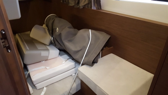 Jeanneau NC 33 usado à venda