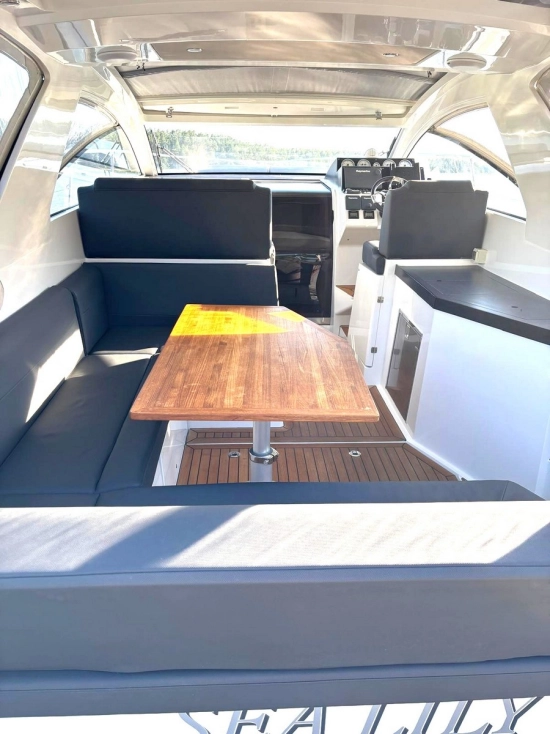 Sealine S330 de segunda mano en venta