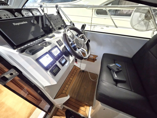 Sealine S330 de segunda mano en venta