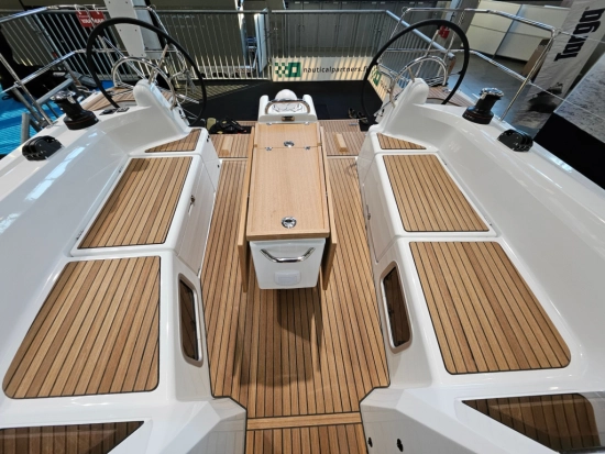 Jeanneau Sun Odyssey 415 nuova in vendita