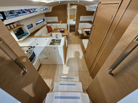 Jeanneau Sun Odyssey 415 nuova in vendita