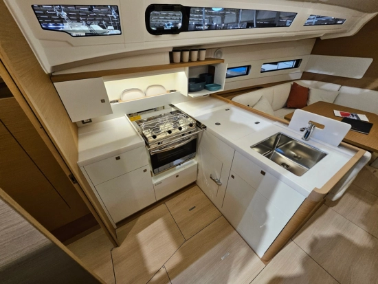 Jeanneau Sun Odyssey 415 nuova in vendita