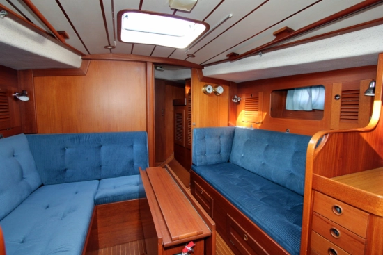Hallberg Rassy 352 usata in vendita