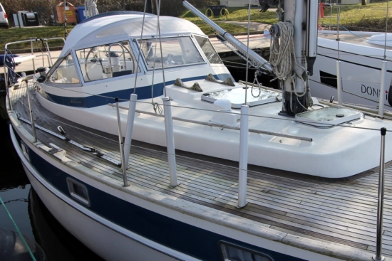 Hallberg Rassy 352 usata in vendita