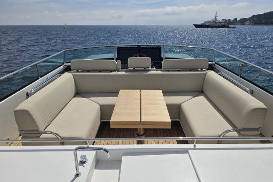 Delta Powerboats 88 Carbon usado à venda