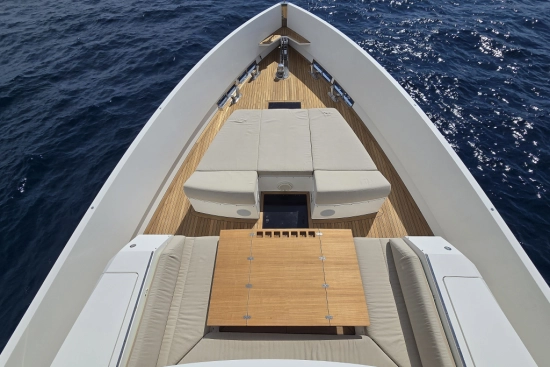 Delta Powerboats 88 Carbon usado à venda