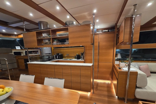 Delta Powerboats 88 Carbon usado à venda
