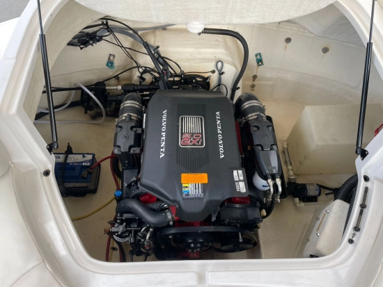Chaparral Sunesta 236 usata in vendita