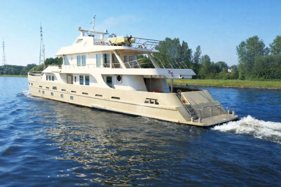 Donge Explorer Long Range Yacht 48 m usado à venda