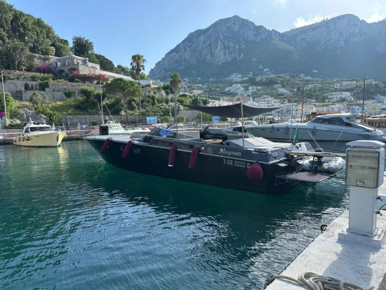 Magnum Marine 53 usata in vendita
